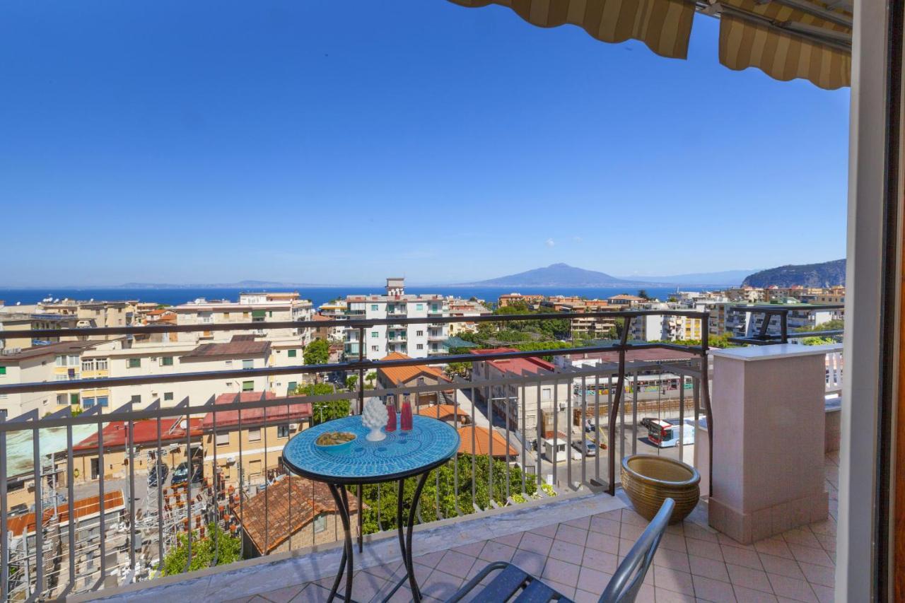 Amore Rentals - Appartamento Cielomare Sorrento Dış mekan fotoğraf